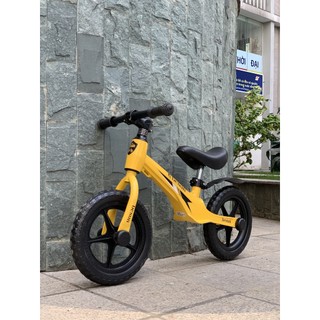Xe chòi chân cho bé từ 2 - 6 thăng bằng