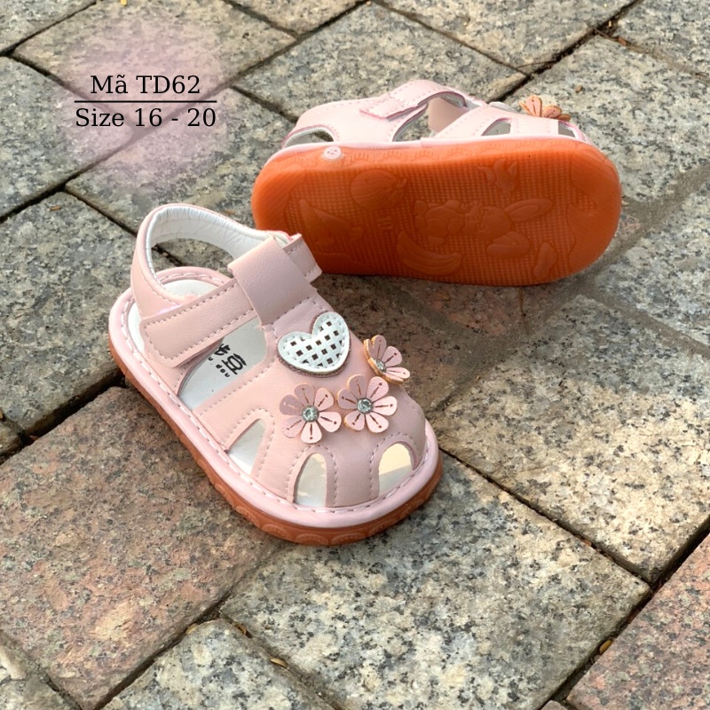 Giay sandal bé gái tập đi có tiếng còi chíp chíp hồng gắn hoa thời trang êm thoáng chống trơn trẻ em 1 - 24 tháng TD62