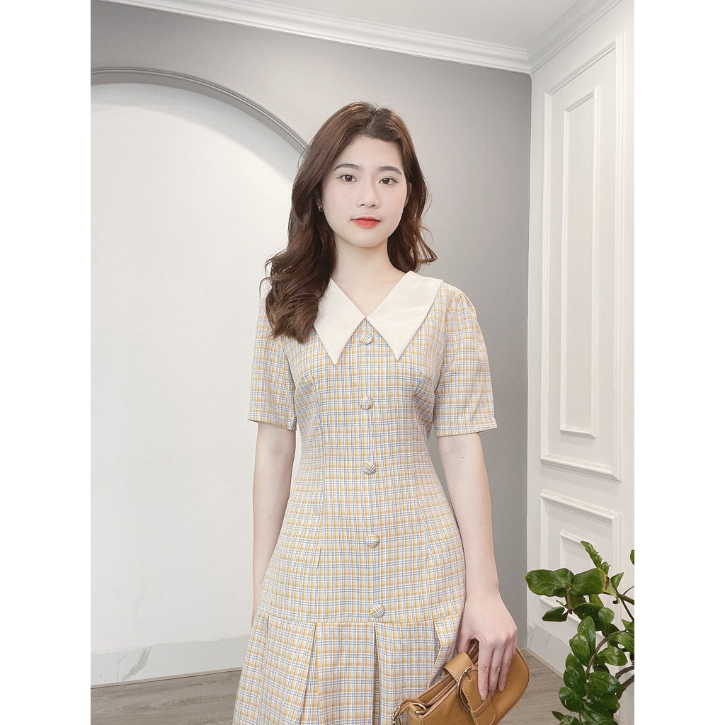 Váy Kẻ Đuôi Cá Xếp Ly Cúc Bọc Min House