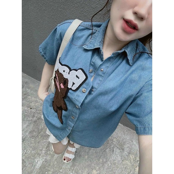 Áo Sơ Mi Jeans Cộc Tay Thêu Hình Gấu Lông Nổi