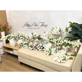 Hoa cưới cầm tay cô dâu bằng lụa cao cấp