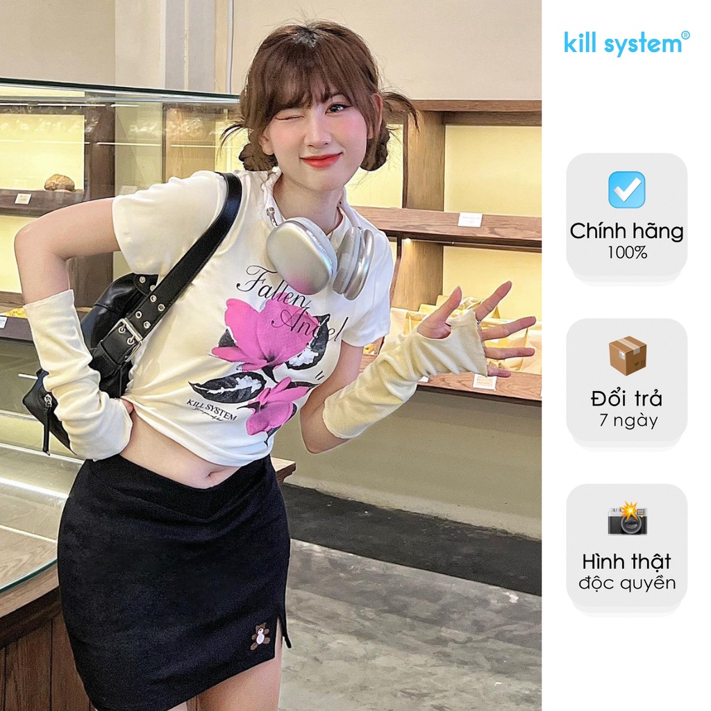 Áo thun nữ Killsystem baby tee Kayla in hình hoa màu đen, kem chất thun co giãn