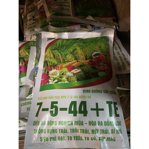 ra hoa đồng loạt, chóng rụng trái và hoa, to hạt, thúi trái, đen trái, xì mũ, hàm lượng kali cao to trái,..