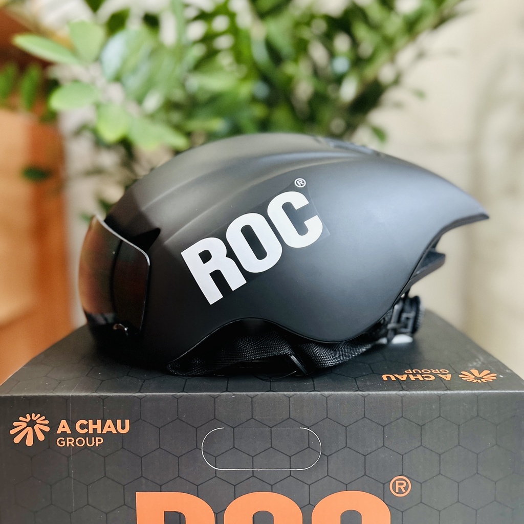 Mũ bảo hiểm thể thao Roc r16 đen nhám có kính hít nam châm, nón roc 16 giống poc 01