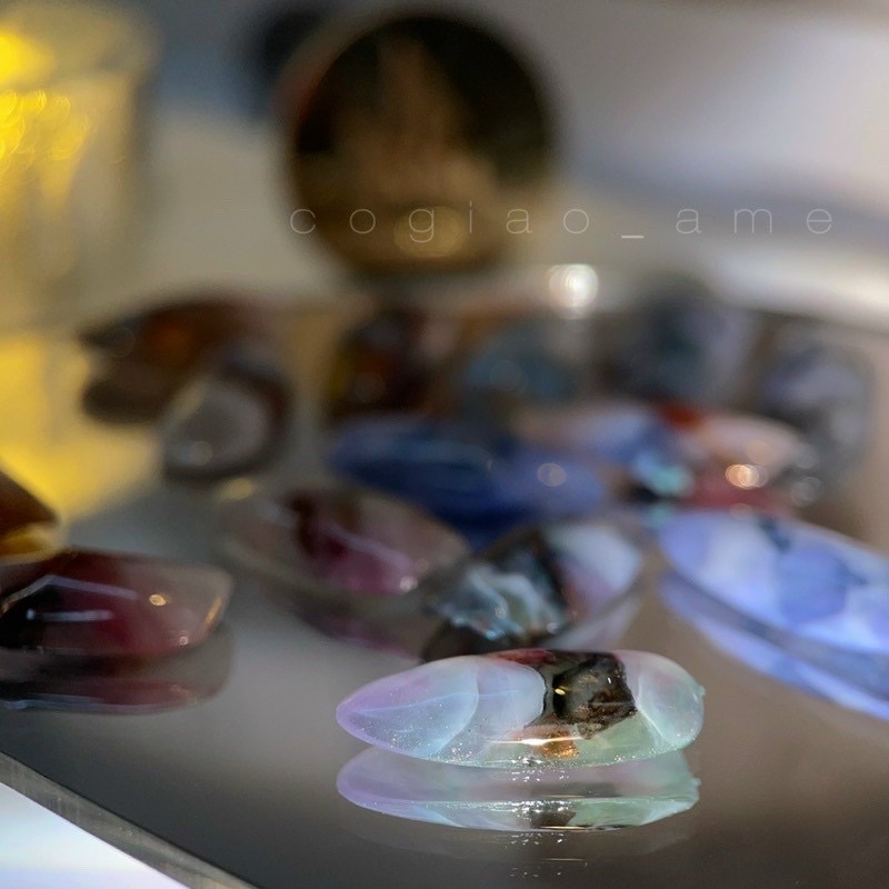 Móng mẫu trong fom tròn bầu làm mẫu, làm loang vân đá