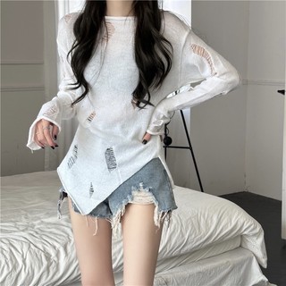 Áo len mỏng dáng xẻ tà