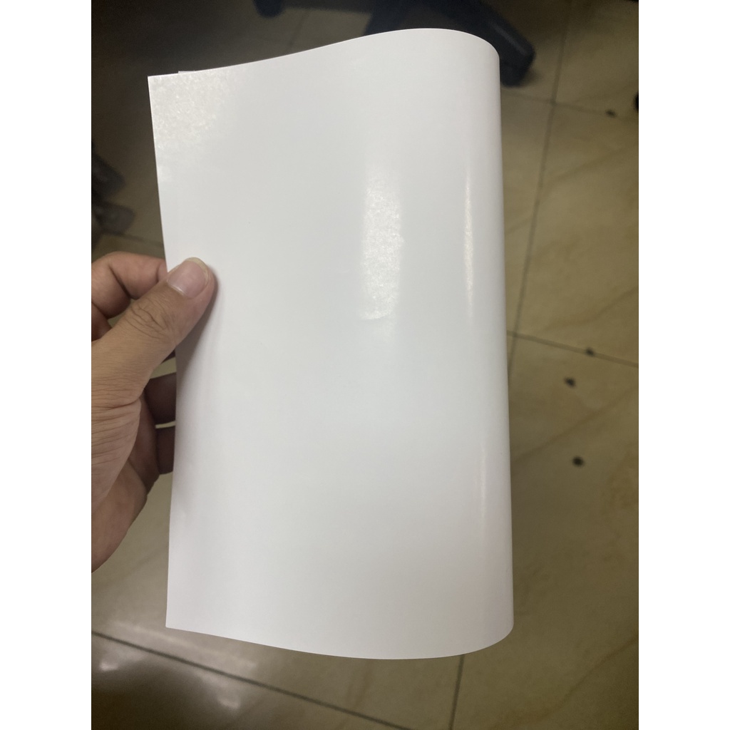 Giấy A4 màu trắng một mặt nhám, 1 mặt bóng, 1 thùng 5 kg