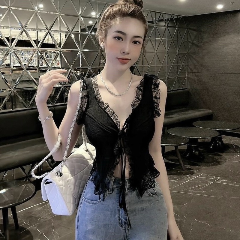 Áo croptop cổ V cánh bướmm viền ren sexy quyến rũ