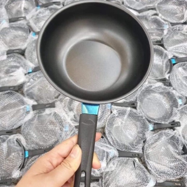Giá sỉ Chảo chống dính sâu lòng sz 18 siêu xinh( dùng được bếp ga- bếp từ -bếp hồng ngoại)