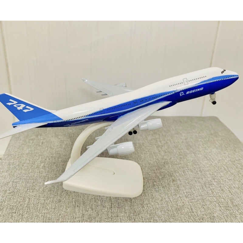 Mô Hình Máy Bay Boeing 747 Có Bánh Xe Kèm Chân Đế Dùng Trưng Bày Chuẩn Đẹp / Mô Hình Đồ Chơi Máy Bay