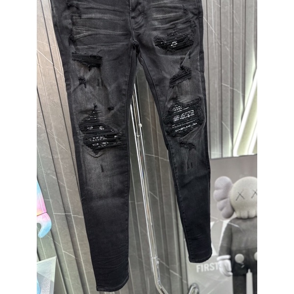 ⚡️[Hight Quality] Hàng Có Sẵn!! Jeans Amiri Đen Rách Vá Hoa Trắng-Dáng Biker-Hàng Loại 1