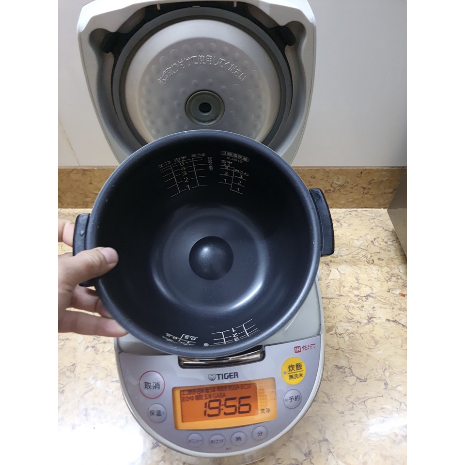 Nồi cơm điện cao tần Tiger tacook 1L nhật bãi