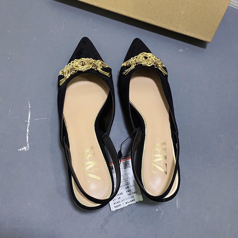 Giày Cao Gót Da Lộn Mũi Nhọn Đế Thấp Quai Xích Vàng Zr