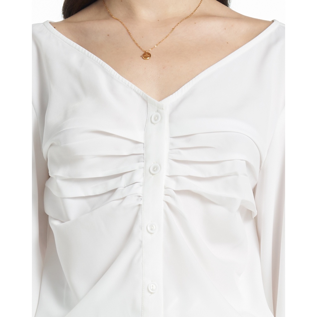 Áo kiểu nữ xếp ly ngang ngực cổ V màu trắng KHÂU BY CQ Cateline