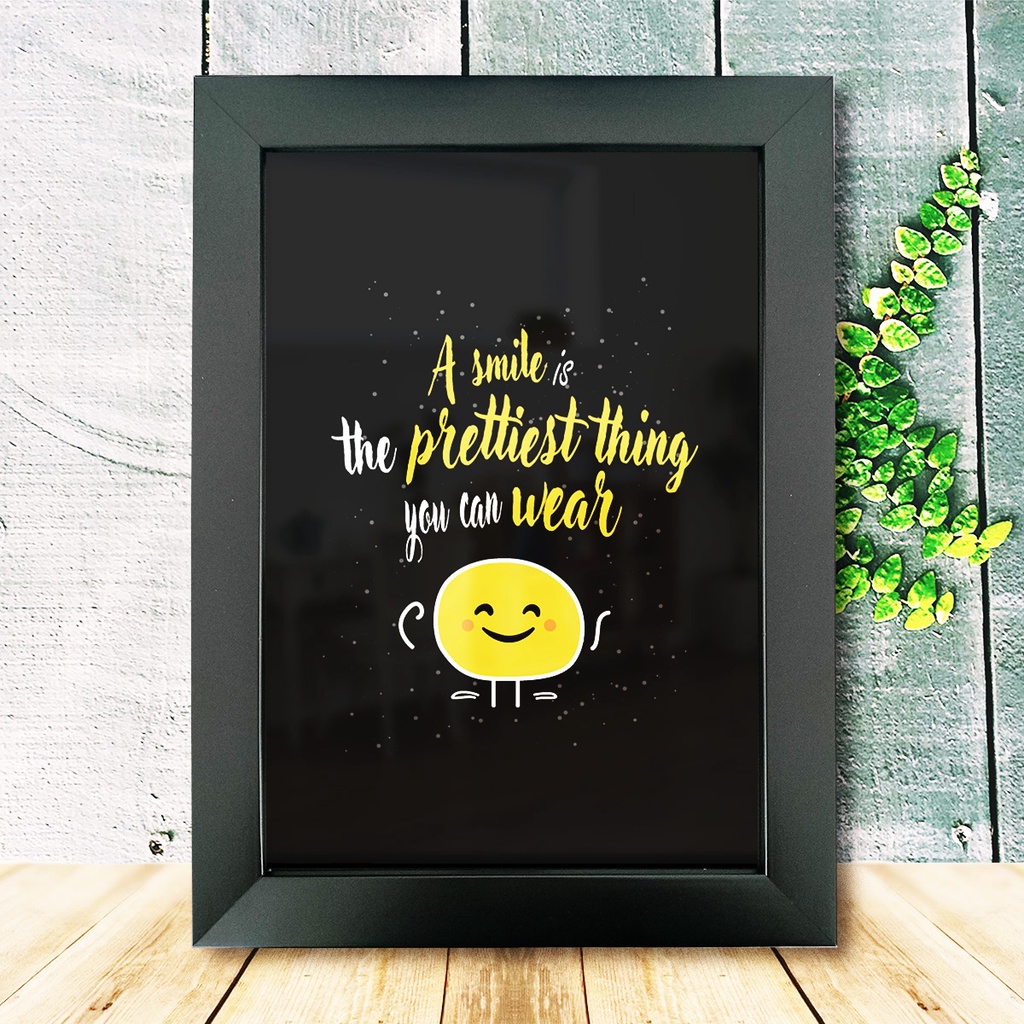 [TẶNG EBOOK TIẾNG ANH] Tranh câu nói ý nghĩa "A smile is the prettiest thing you can wear"