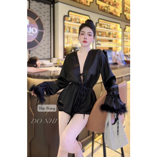 Jumpsuit lụa dây buộc kèm tay lông dạo phố sang chảnh | BigBuy360 - bigbuy360.vn