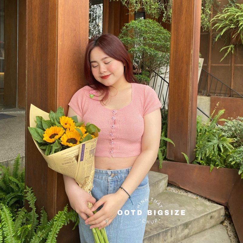 Áo croptop ngắn len dệt cúc hoa đính hoa