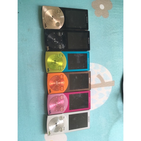 Combo máy nghe nhạc kèm tai nghe sony