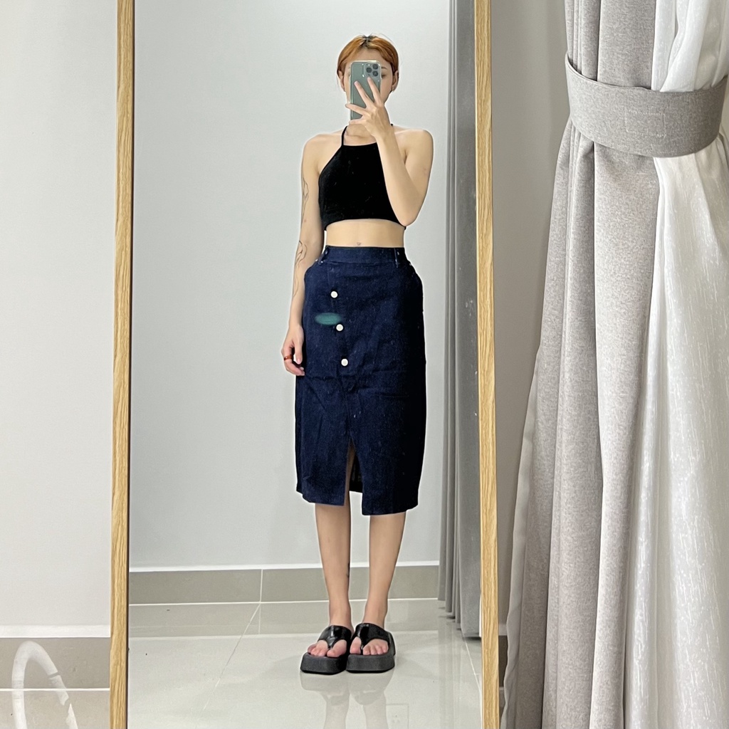 Váy jean dài xẻ tà phong cách dành cho nữ