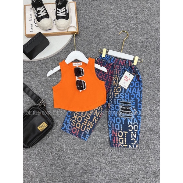 Set Áo Thun 2 Màu Quần Jean Chữ Dài Cho Bé Gái
