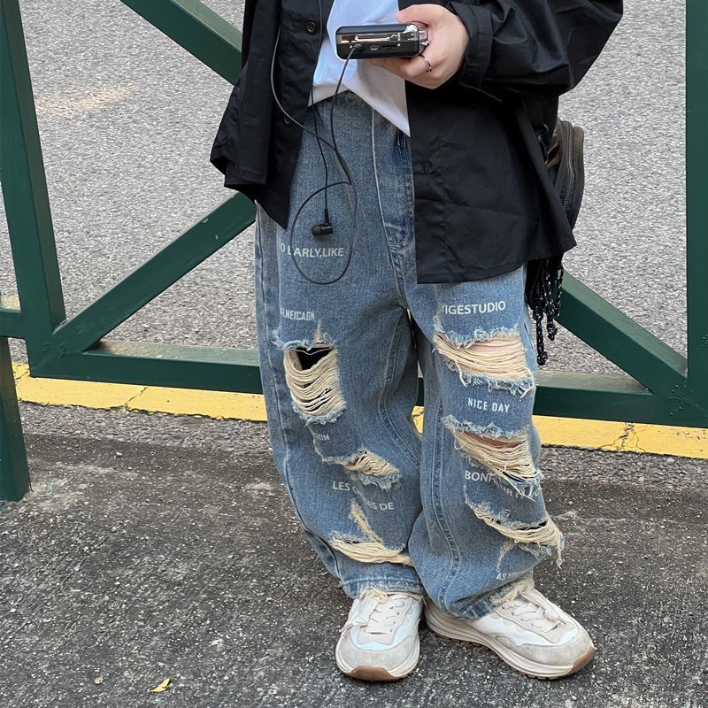 Quần bò jeans phối rách phong cách Hàn Quốc mới nhất 2023 cho bé trai  SHOP BÔM BÔM KIDS
