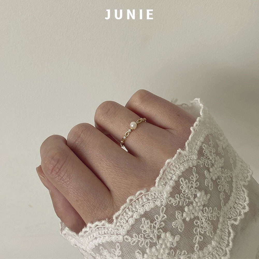 Nhẫn Bạc JUNIE, Đính Hạt Trai Nước Ngọt Lấp Lánh R-CHARLOTTE
