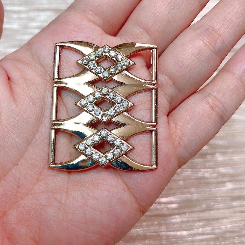 khoen đai nịt cài đầm áo D9