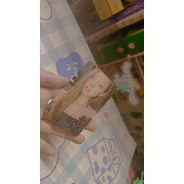 Jennie card un off và Wonyoung bo góc