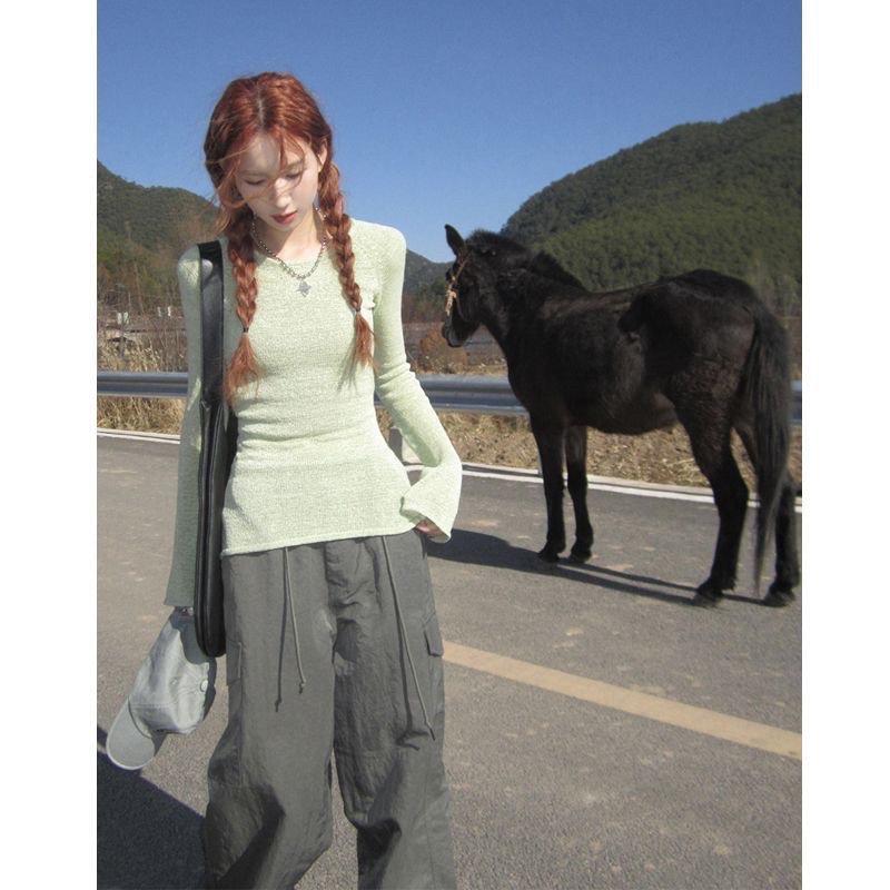 Áo phông màu xanh lá cây của phụ nữ 2023 dây treo mỏng bên trong mới Áo dài tay kiểu Pháp siêu đẹp cao cấp độc đáo