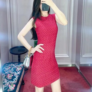 Váy đỏ dáng A khoét nách