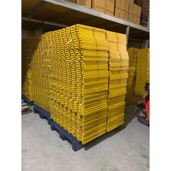 Vỉ nhựa lót sàn, tấm nhựa lót sàn chuồng chó, mèo, lợn, gà  50cm x 100cm