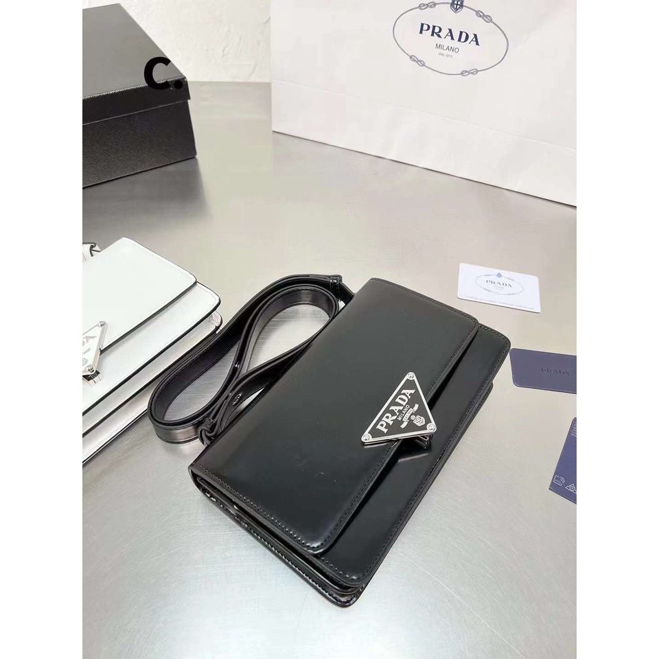 TÚI PRADA DA LÌ BÓNG NHẸ KHÓA TAM GIÁC ĐẸP FULL BOX SEAL