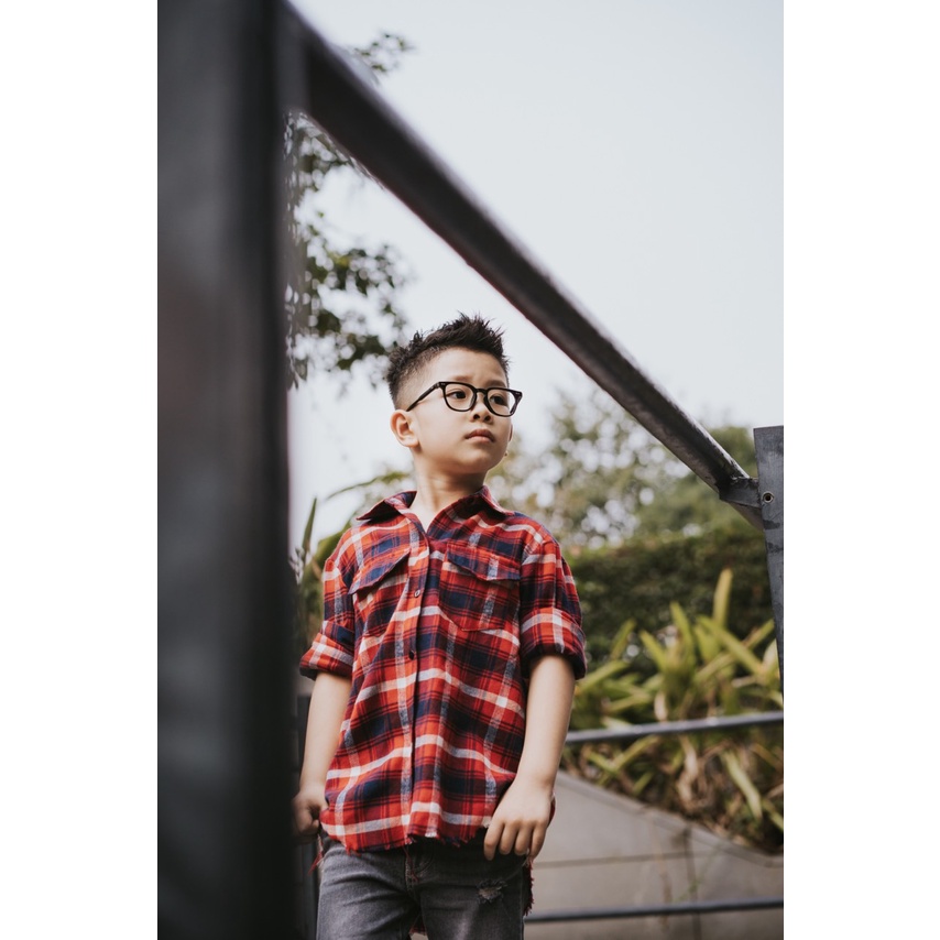 Áo sơ mi cho bé THE HOUSE KIDS  - Áo sơ mi đuôi tôm họa tiết kẻ đỏ đuổi dài