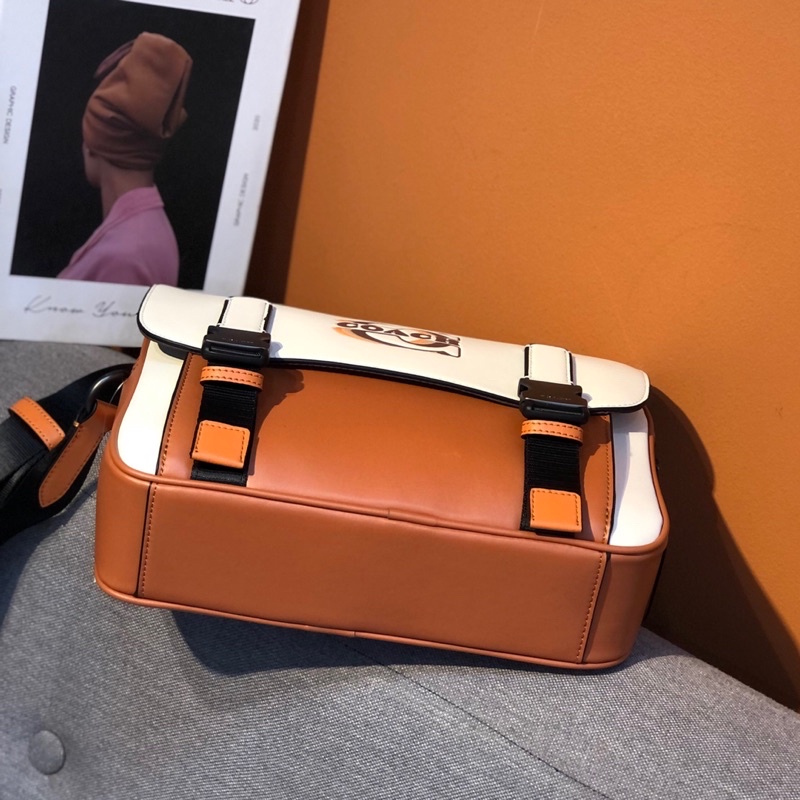 Túi đeo chéo nam Coach Track Crossbody màu mới cực sang