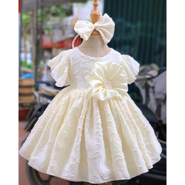 Đầm Tiểu Thư Đính Hoa Trước Ngực Kèm Cài Xinh Cho Bé