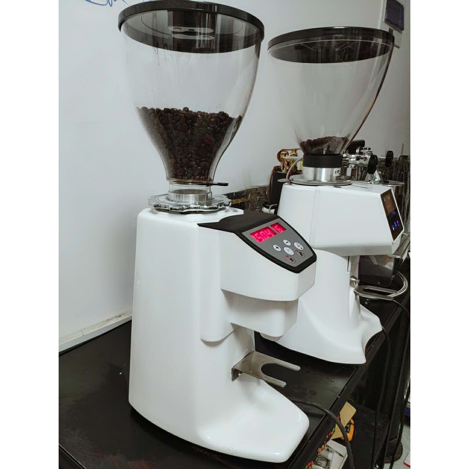 Máy xay cà phê tự động