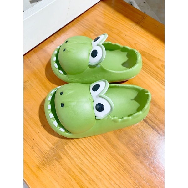 Dép quai ngang Hà mã há miệng cho bé siêu cute