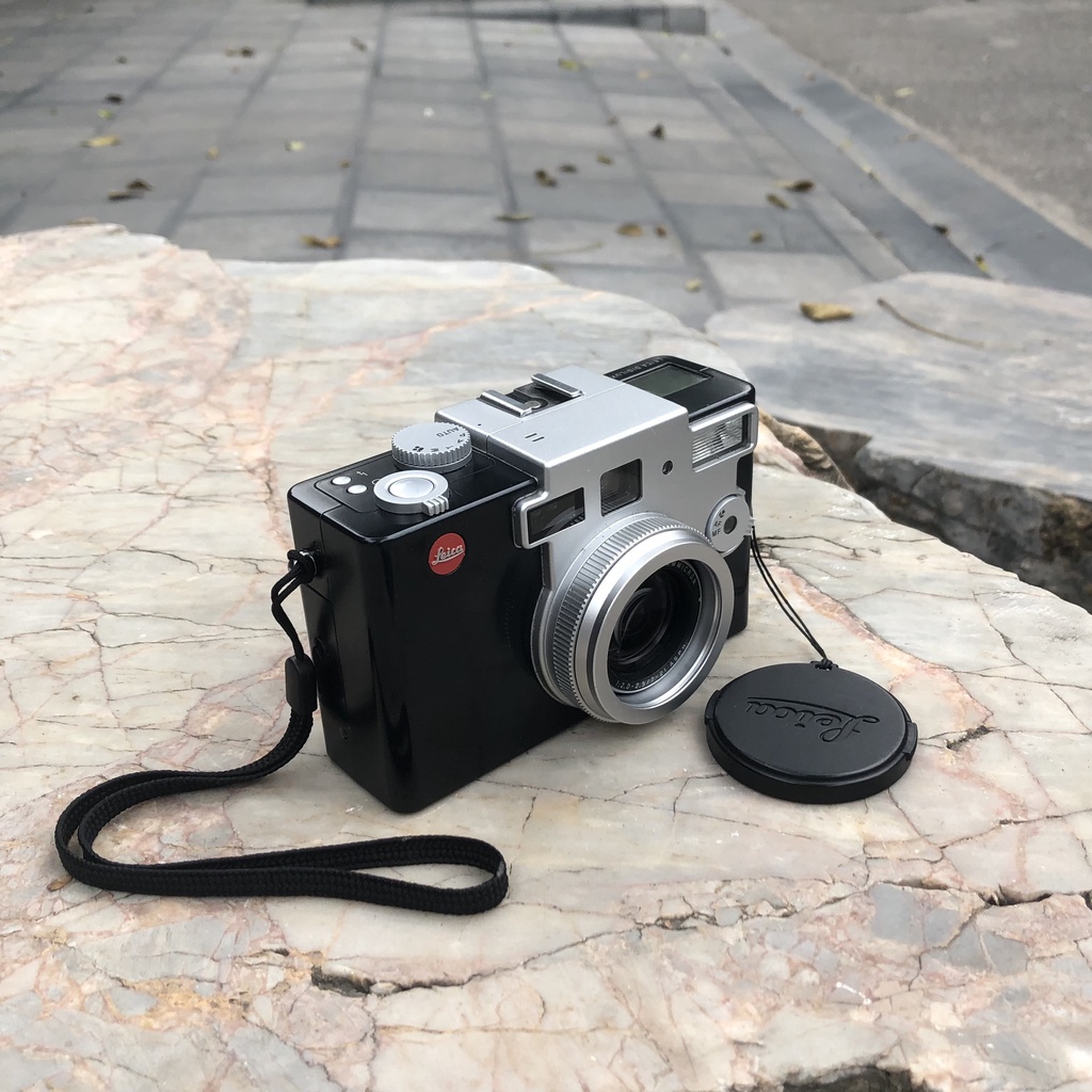 Máy ảnh Leica Digilux 1