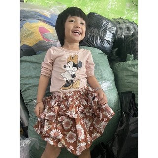 chân váy bé 2 tầng,lỗi nhỏ soi