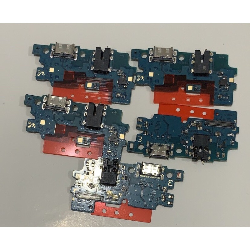 Cụm bo mạch sạc thay thế cho Đt Samsung A30 Zin New