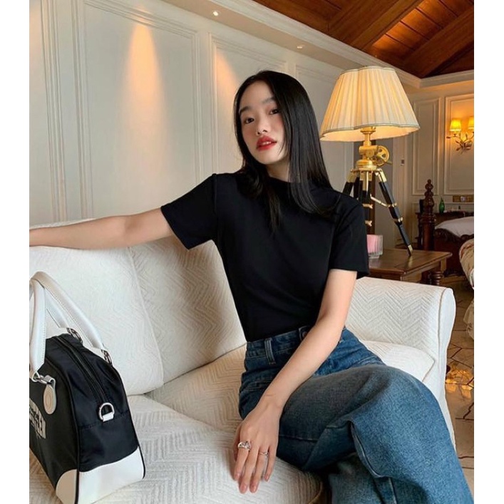 Pull trơn đen trắng