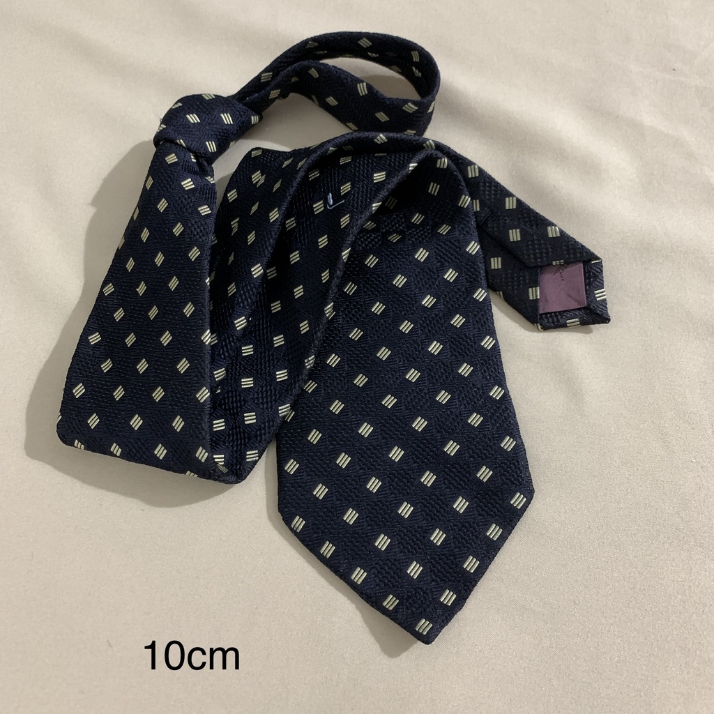 Cravat họa tiết, cà vạt công sở nam.