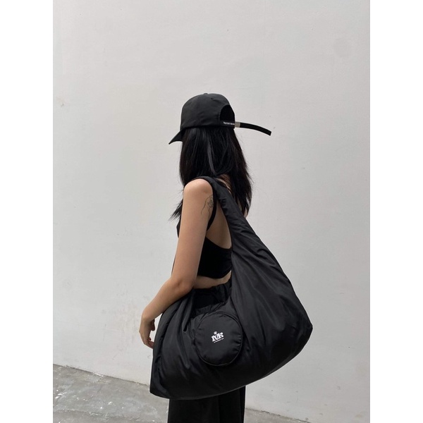 Túi chần bông IVANKOV PUFF SLING BAG - BLACK | BigBuy360 - bigbuy360.vn