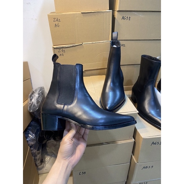THE DAKANA Chelsea Boots Mũi Nhọn Đế Cao 5cm Da Bò Nguyên Tấm Khâu Thủ Công Gót Gỗ - Giày bốt nam công sở