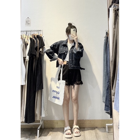 Quần đùi bò rách