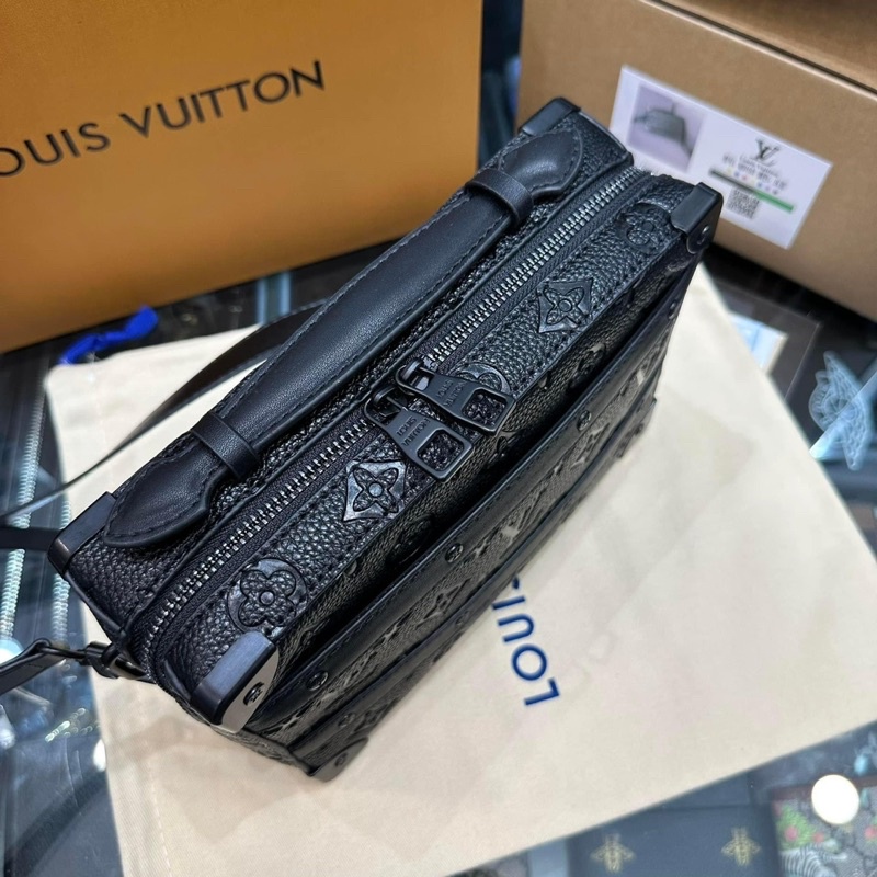 Túi Da L.V. Tay xách-Đeo chéo Vân hoa đen chìm HÀNG 1:1_Túi hộp L V. đeo hông Tay xách da xịn sò Đen vân hoa FULLBOX new
