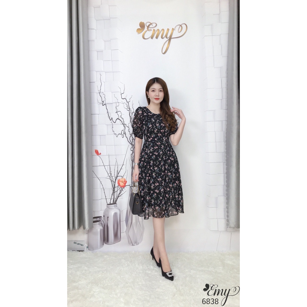 Đầm EMY EM6838 Xoè Cổ Tròn Nền Đen