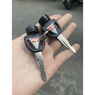 BỘ Ổ KHOÁ XE MAX NEO ( Trung Quốc ) - KHOÁ MÁY TRÊN ĐẦU ĐÈN