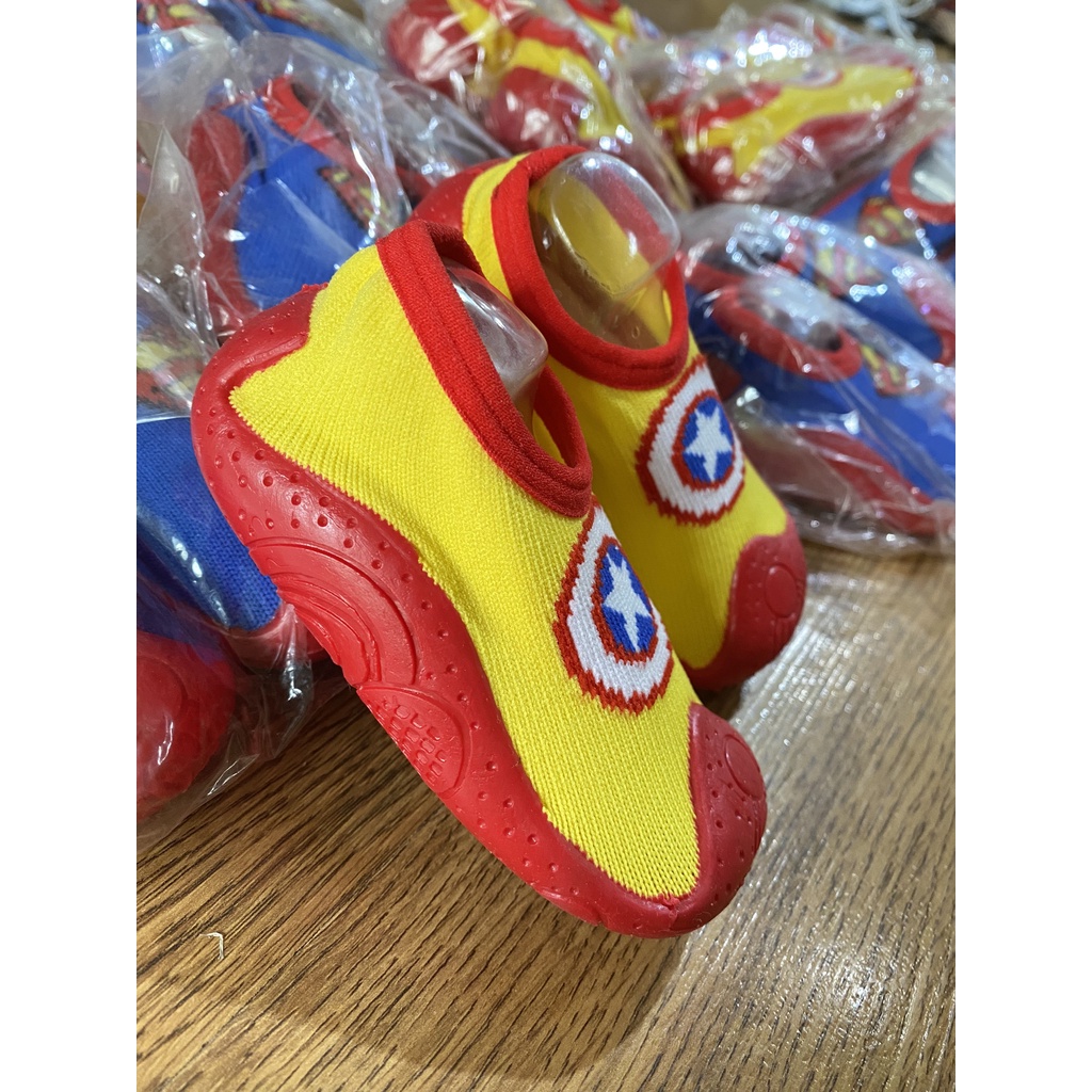 Giày bún siêu nhân xuất dư cho bé trai