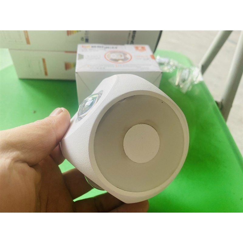 ĐÈN HẮT TƯỜNG 5 ĐẦU VỎ TRẮNG AS VÀNG 6W ESNCO